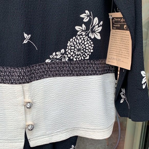 Two pieces set Top and bottom in Black and white. - Picture 3 of 7